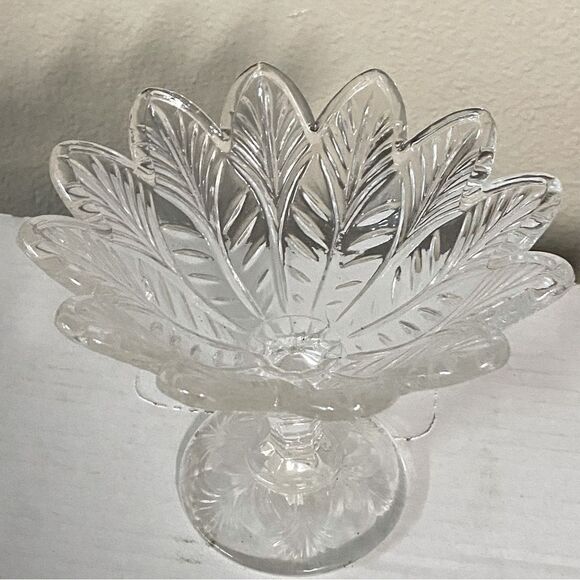 Fifth Avenue Ltd. 24% Lead Crystal Pedestal footed Bowl candy trinket platter - Picture 1 of 6